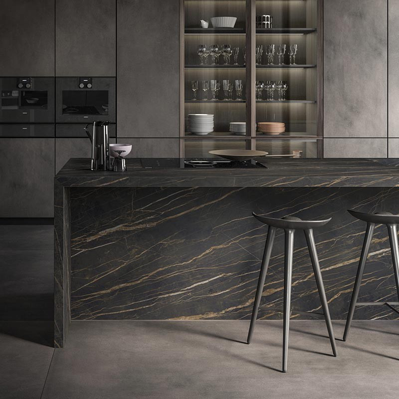 Plan de travail en céramique Laminam "Noir Desir"